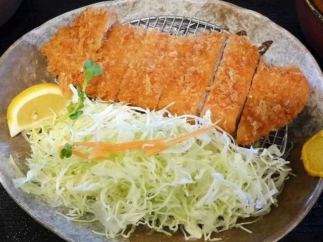 リーズナブルだから人気のトンカツ ファミリーとんかつ かざま